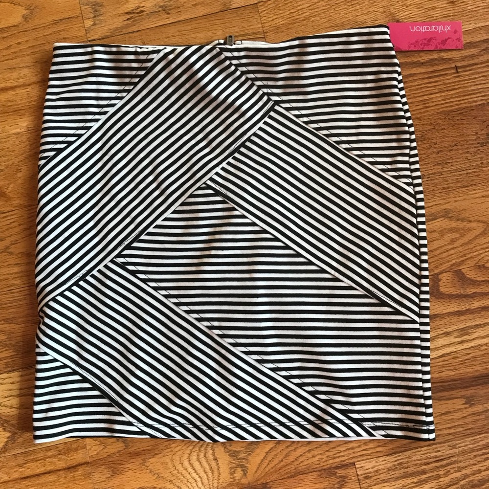 Zigzag Mini Skirt